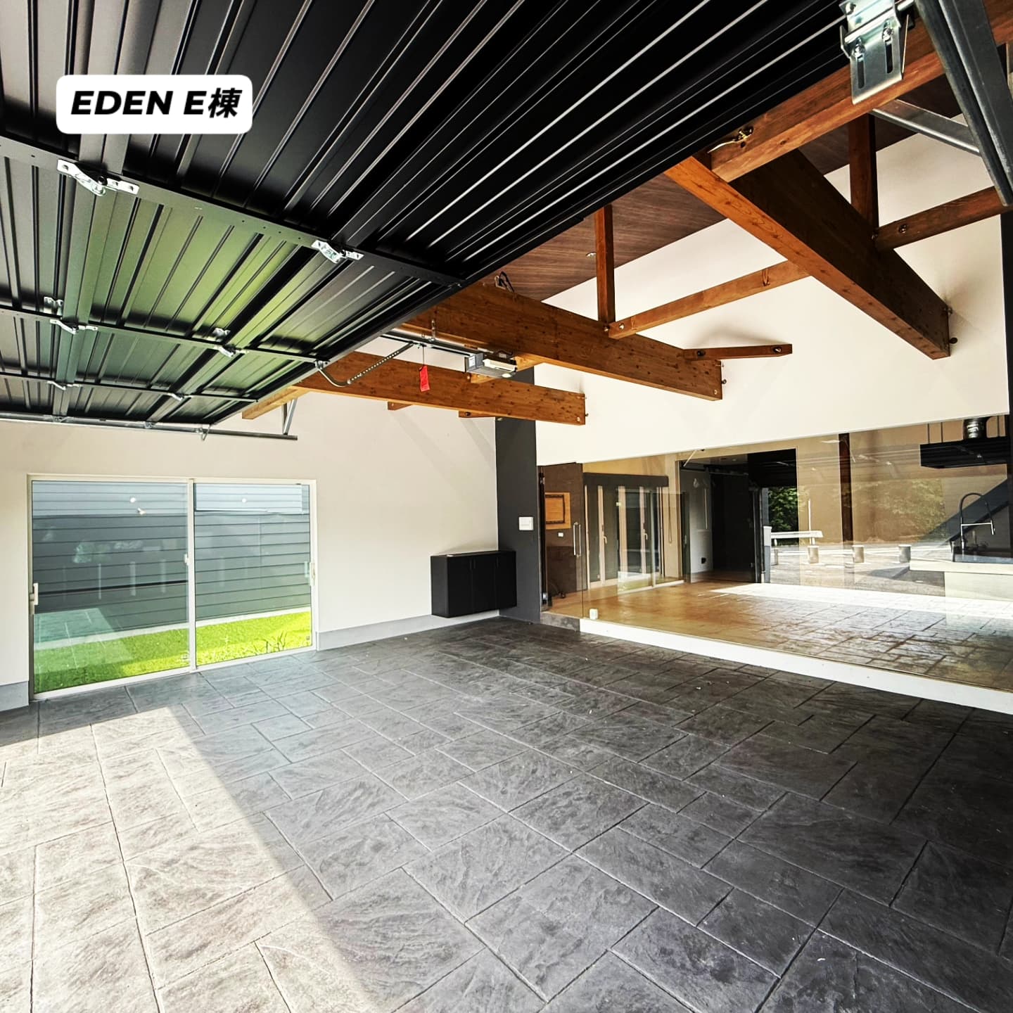 【新規募集】御殿場（富士小山）の賃貸ガレージハウス「EDEN」全5棟のうち、最大の広さを誇るE棟（敷地200㎡、屋内2台・屋外4台駐車可能）の募集開始となります。富士スピードウェイまで5分の立地です。電動バリカーでセキュリティも万全、60㎡を超えるプライベートガーデンも魅力です。.#賃貸ガレージハウス#レンタルガレージハウス#ガレージライフ#御殿場ガレージハウス#小山町ガレージハウス#富士スピードウェイ#mirage#Le Mirage#garagelife#garagehouse#FISCO