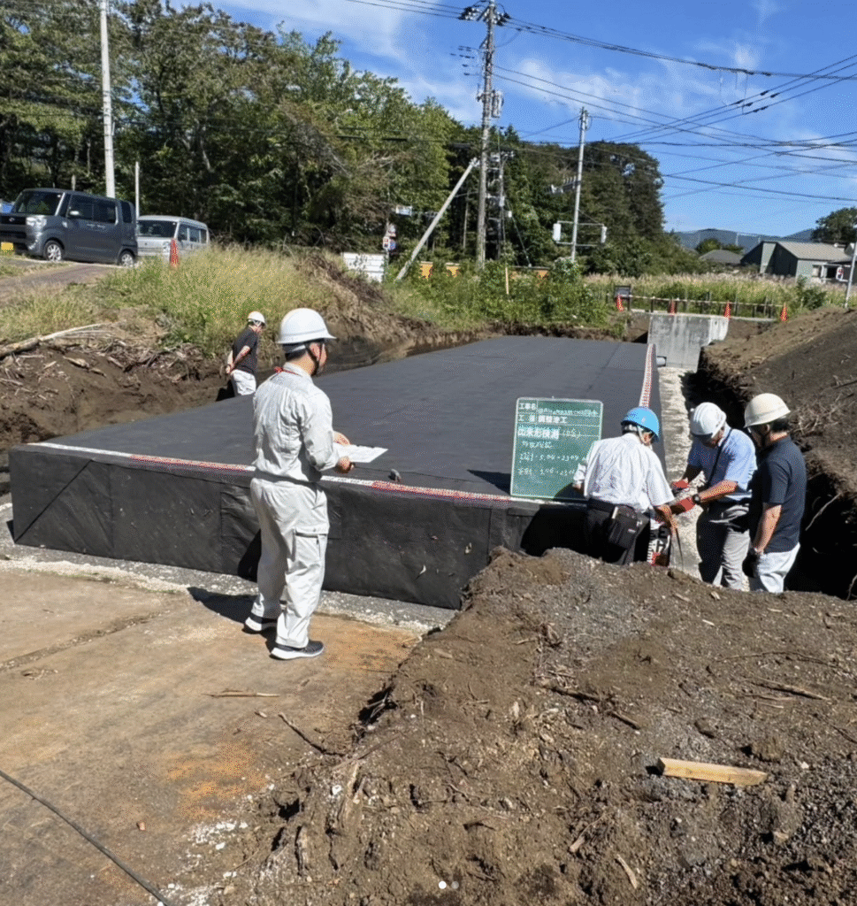 賃貸ガレージハウス】Fuji Hillside Terrace（全15棟）の工事が順調に進んでおります。富士スピードウェイより5分という、全てのレーサー垂涎の立地。ぜひお近くにお越しの際は現地をご覧くださいませ。※「富士霊園」交差点となります。.#賃貸ガレージハウス#レンタルガレージハウス#ガレージライフ#御殿場ガレージハウス#小山町ガレージハウス#富士スピードウェイ#FujiHillsideTerrace#富士ヒルサイドテラス#mirage#LeMirage#garagelife#garagehouse#FISCO
