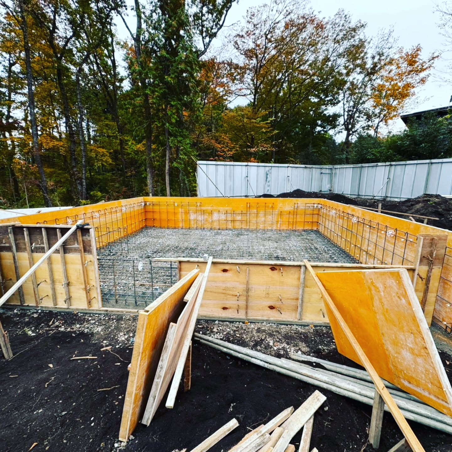 【新築ガレージハウス】富士スピードウェイに最も近いガレージハウス「Fuji Hillside Terrace（全15棟）」の工事が順調に進んでおります。先行予約受付中です。詳細は「富士ヒルサイドテラス」で検索、ホームページをご覧ください。.https://le-mirage.jp/fuji_hillside/.#賃貸ガレージハウス#レンタルガレージハウス#ガレージライフ#御殿場ガレージハウス#小山町ガレージハウス#富士スピードウェイ#FujiHillsideTerrace#富士ヒルサイドテラス#mirage#LeMirage#garagelife#garagehouse#FISCO